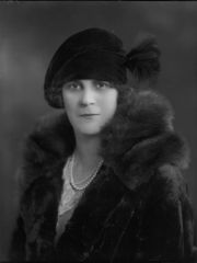 5  Mary Ellis  married Fred in October 1908-